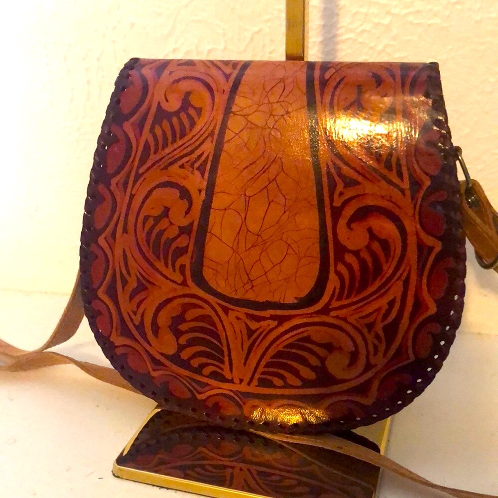 Ornate Brown Leather Crossbody Bag with Floral Detailing - Picture 5 of 9